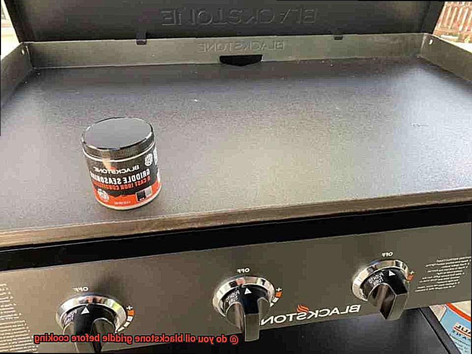 do you oil blackstone griddle before cooking-5