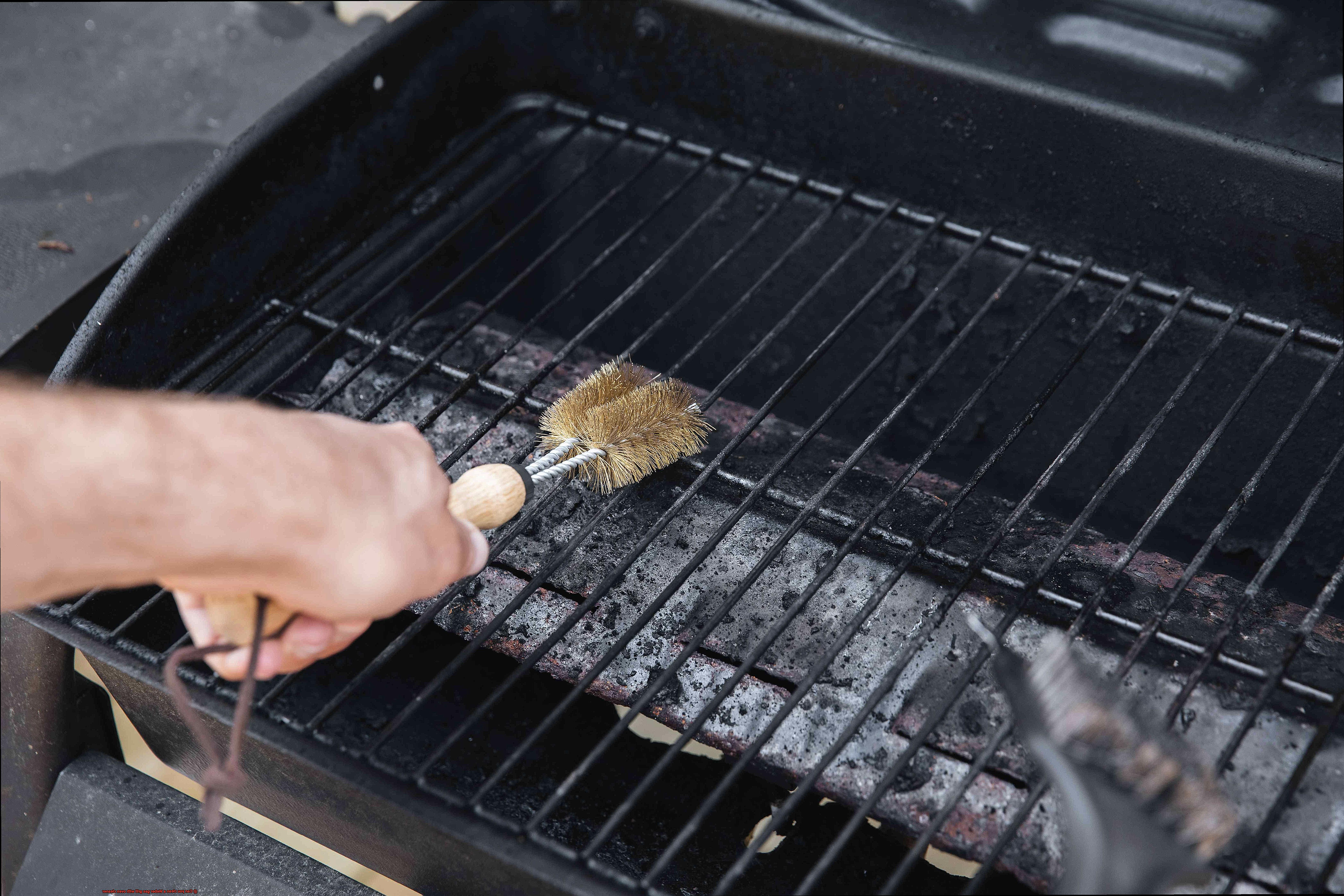 Can you clean a Weber gas grill with oven cleaner-3