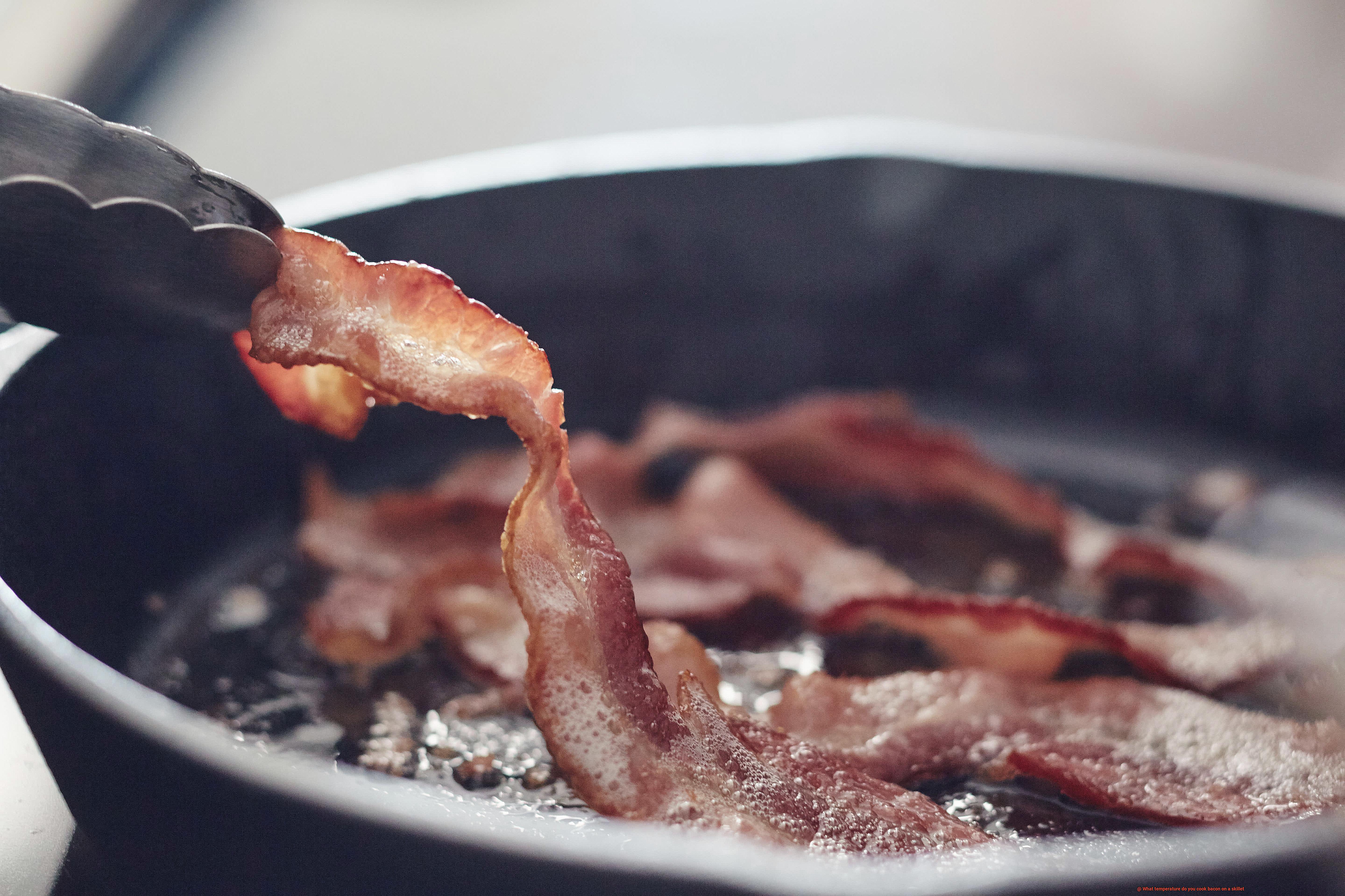 What temperature do you cook bacon on a skillet-4