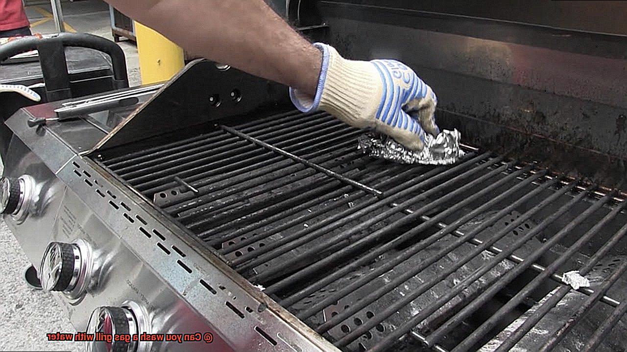 Can you wash a gas grill with water-7