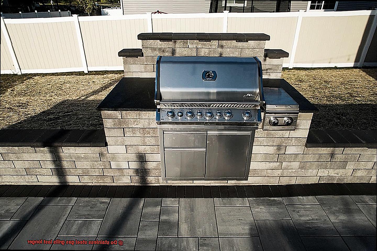 Do stainless steel gas grills last longer-3